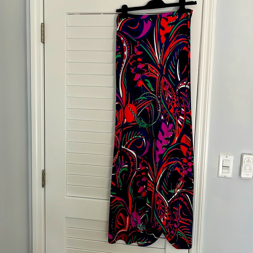 Emilio Pucci maxi skirt size 42 (6-8) excellent condition. Stunning design.